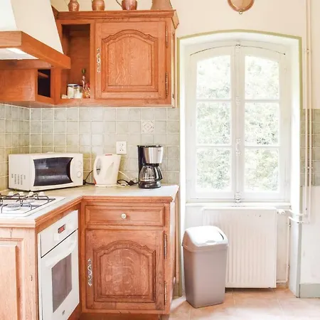 4 Bedroom Awesome In *