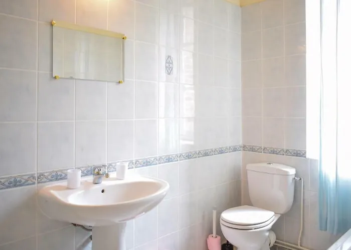 4 Bedroom Awesome In Semesterbostad