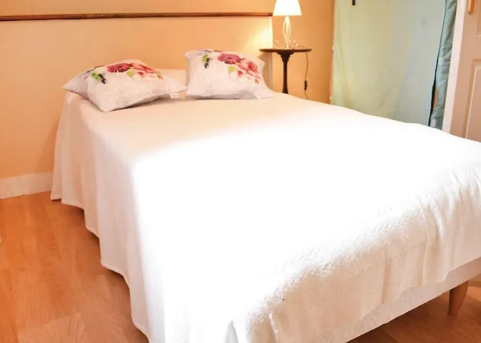 4 Bedroom Awesome In Semesterbostad