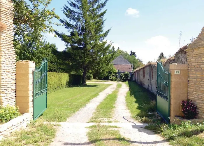 4 Bedroom Awesome In Semesterbostad Chicheboville